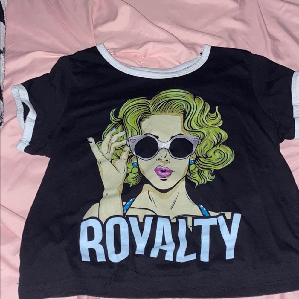 SHORT SLEEVE T-SHIRT